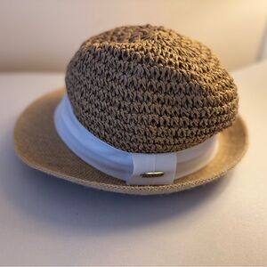 Hat Steve Madden straw hat with white ribbon signature gold plate madden